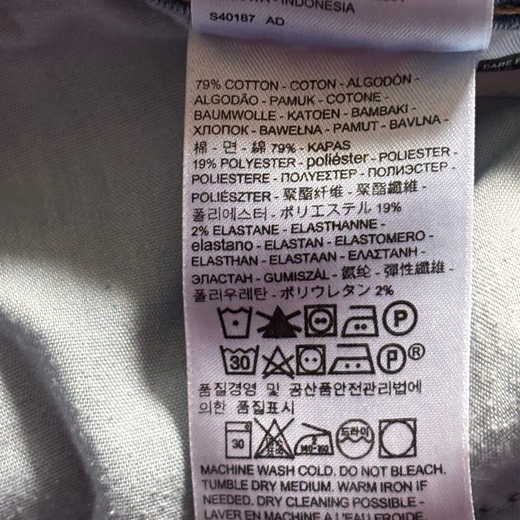 Levi's Bermuda Jean Shorts Blue Light Wash Size 33 - Picture 9 of 10